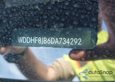 2013 Mercedes-Benz E 350 4Matic z USA, uszkodzony, nr VIN WDDHF8JB6DA734292